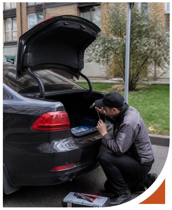 Вскрытие багажника автомобиля без повреждений в Котласе