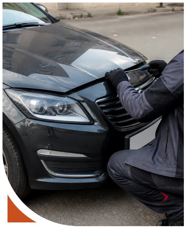 Вскрытие капота автомобиля в Котласе от 2591 р. | Разлок-Ктл